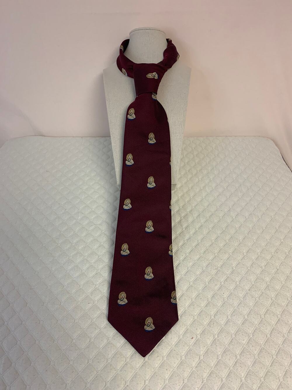 Alan Flusser Burgundy Silk Tie Novelty Print  Bombshell Whimsical
